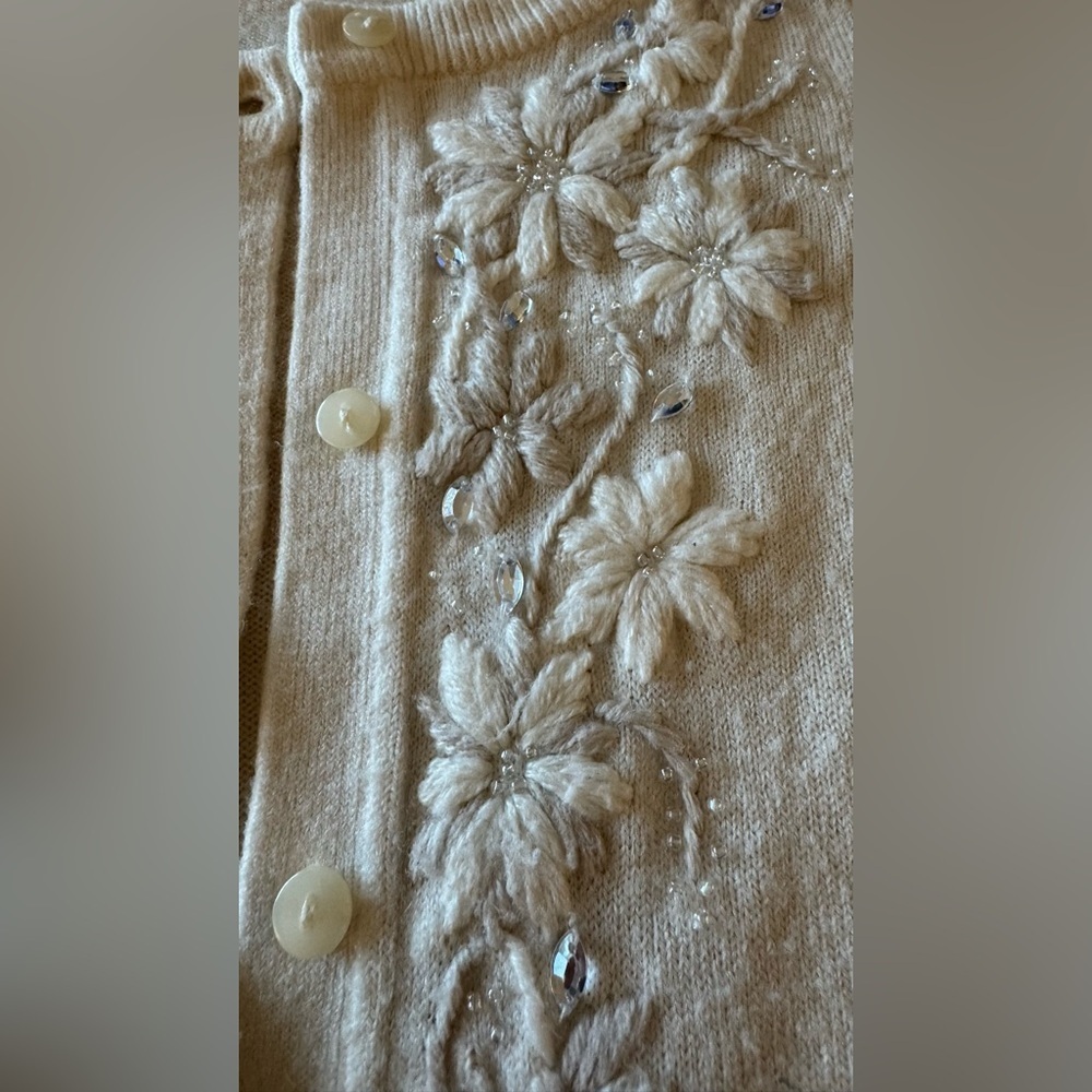 Vintage Embellished Floral Cardigan – Cream – Medium (Fits Large - Picture 6 of 9